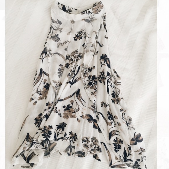 Floral tank - Picture 1 of 3